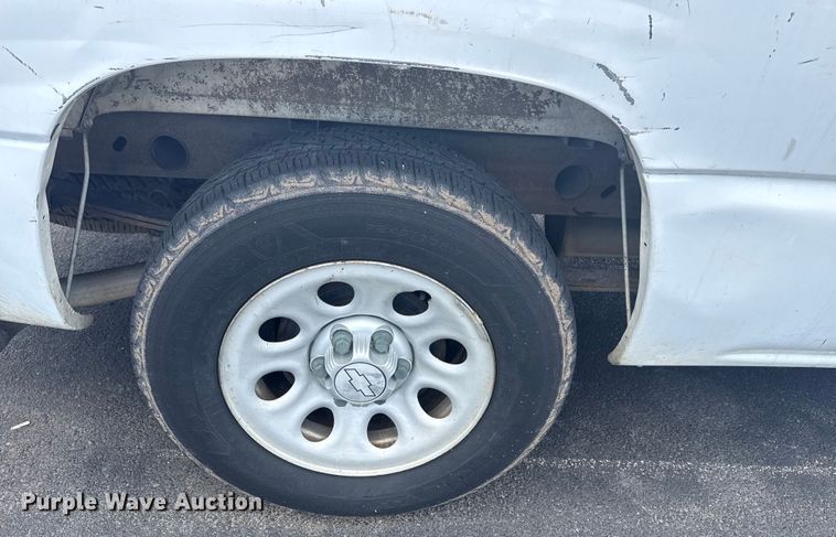 image for item DJ7779 2006 Chevrolet Silverado 1500 pickup truck