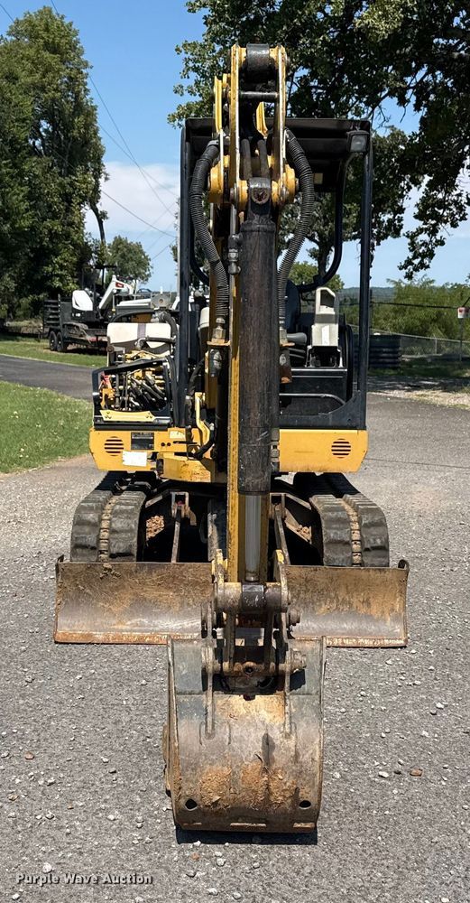 image for item DJ7799 2006 Caterpillar 302.5C mini excavator