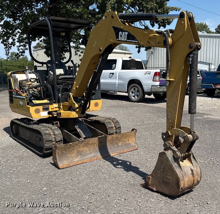 image for item DJ7799 2006 Caterpillar 302.5C mini excavator