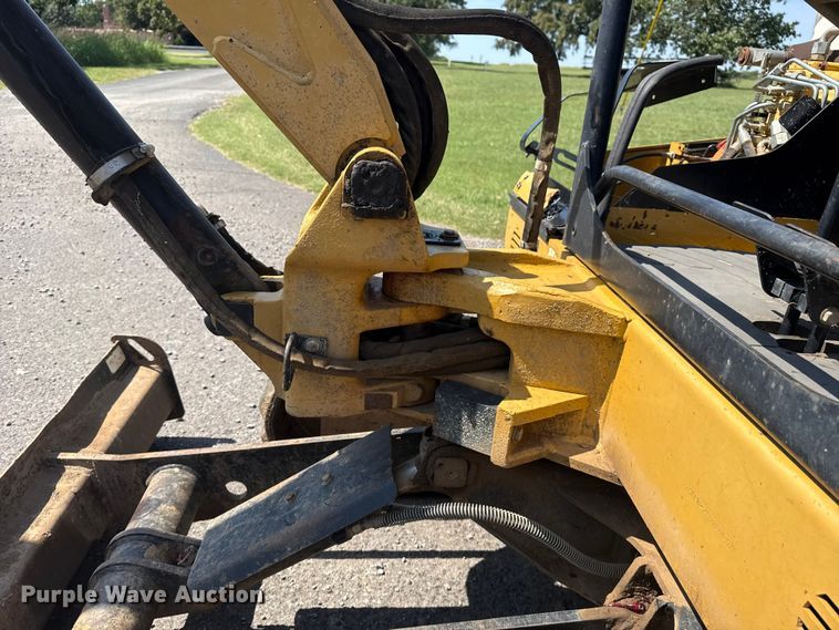 image for item DJ7799 2006 Caterpillar 302.5C mini excavator