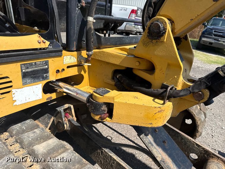 image for item DJ7799 2006 Caterpillar 302.5C mini excavator