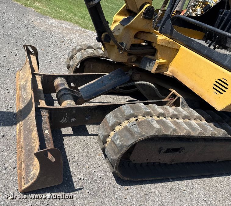 image for item DJ7799 2006 Caterpillar 302.5C mini excavator