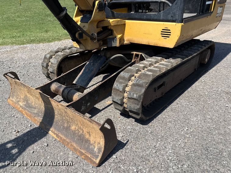 image for item DJ7799 2006 Caterpillar 302.5C mini excavator