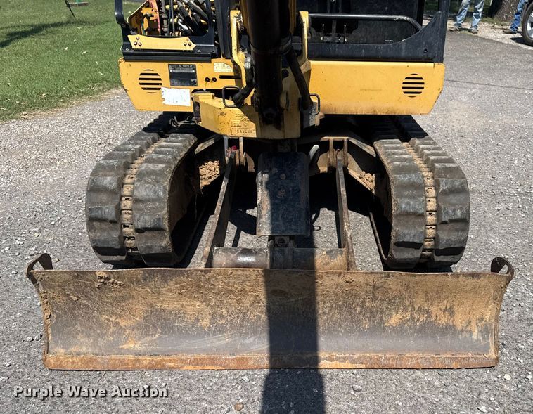 image for item DJ7799 2006 Caterpillar 302.5C mini excavator