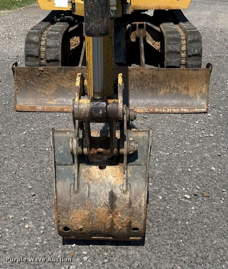 image for item DJ7799 2006 Caterpillar 302.5C mini excavator