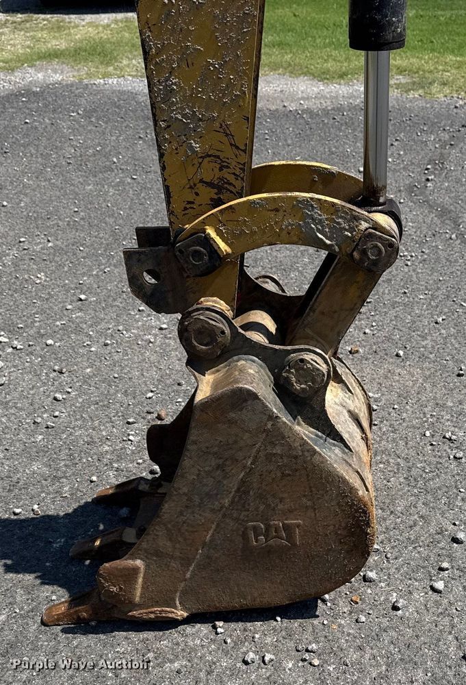 image for item DJ7799 2006 Caterpillar 302.5C mini excavator