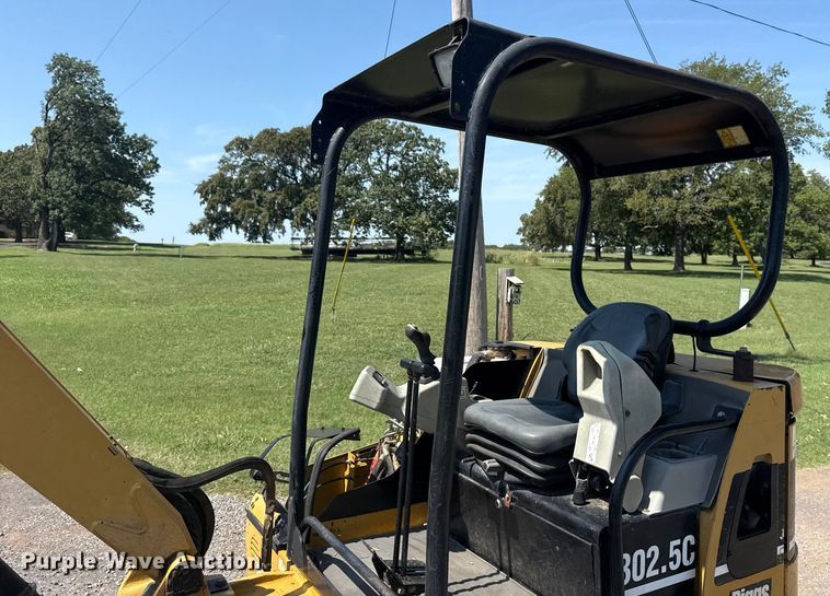 image for item DJ7799 2006 Caterpillar 302.5C mini excavator