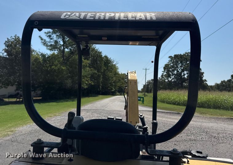 image for item DJ7799 2006 Caterpillar 302.5C mini excavator