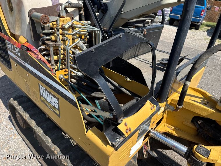 image for item DJ7799 2006 Caterpillar 302.5C mini excavator