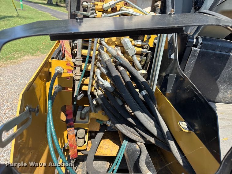 image for item DJ7799 2006 Caterpillar 302.5C mini excavator