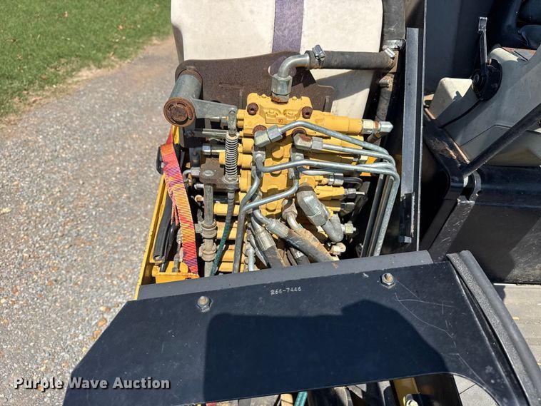 image for item DJ7799 2006 Caterpillar 302.5C mini excavator