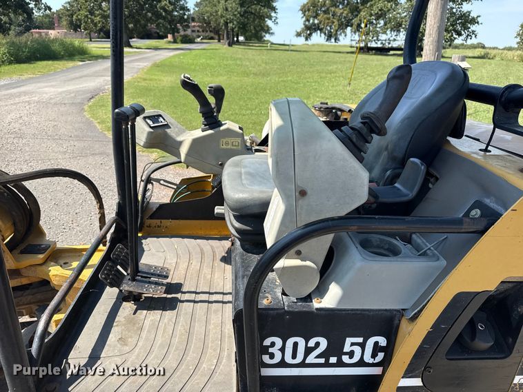 image for item DJ7799 2006 Caterpillar 302.5C mini excavator