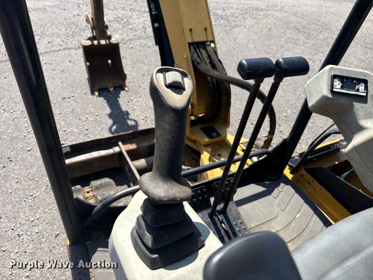 image for item DJ7799 2006 Caterpillar 302.5C mini excavator