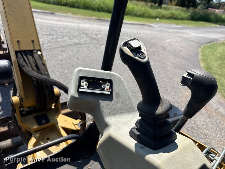 image for item DJ7799 2006 Caterpillar 302.5C mini excavator