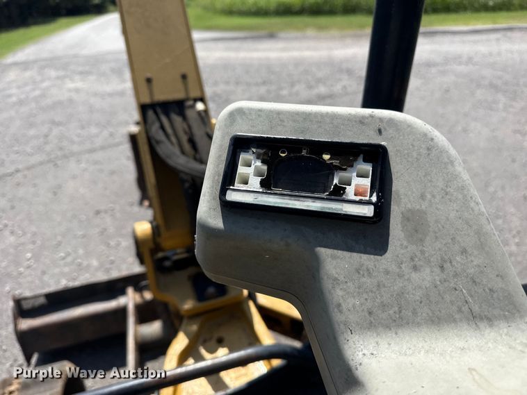 image for item DJ7799 2006 Caterpillar 302.5C mini excavator