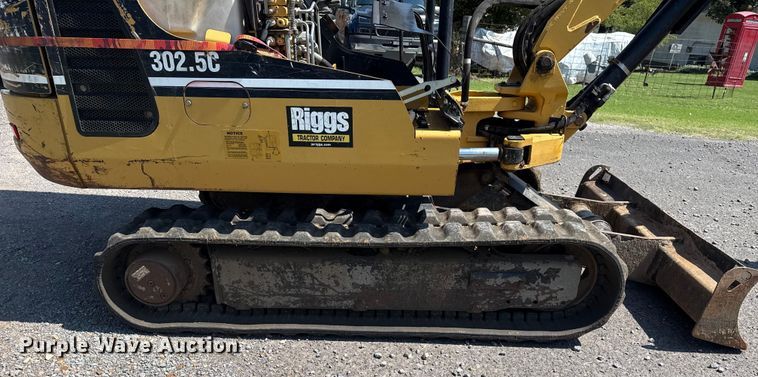 image for item DJ7799 2006 Caterpillar 302.5C mini excavator