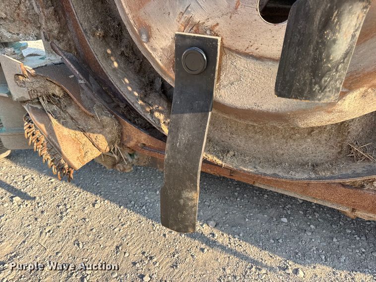 image for item DO2230 John Deere R15 batwing rotary mower