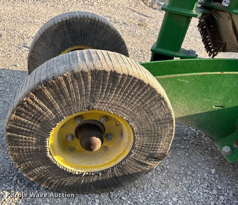 image for item DO2230 John Deere R15 batwing rotary mower