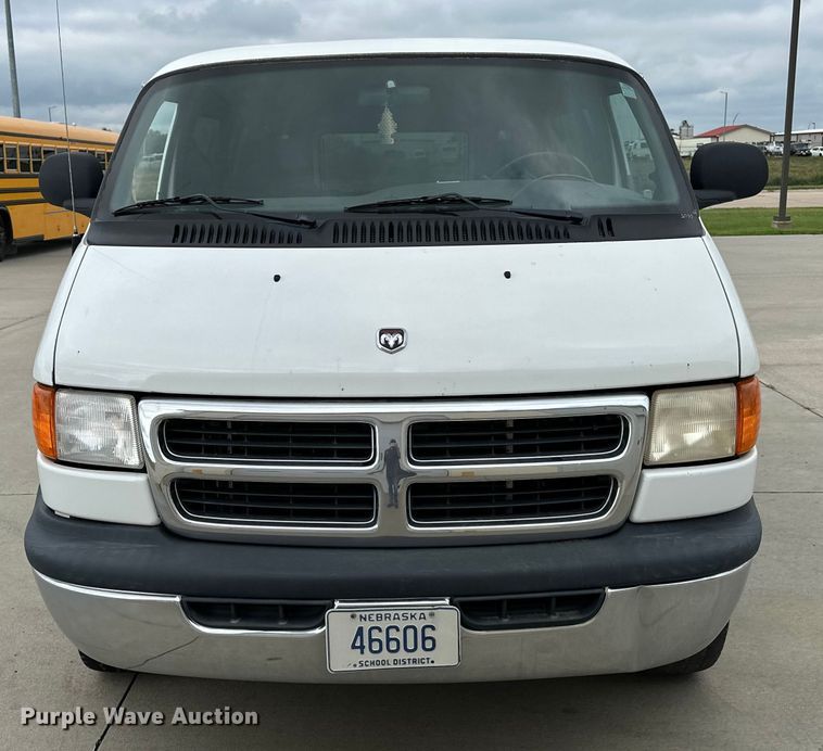 image for item DP8844 2000 Dodge Ram Wagon van