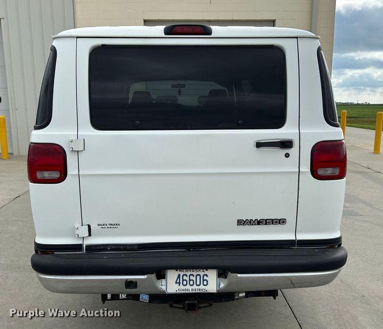 image for item DP8844 2000 Dodge Ram Wagon van