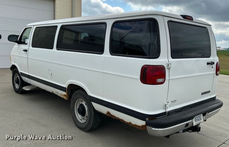 image for item DP8844 2000 Dodge Ram Wagon van
