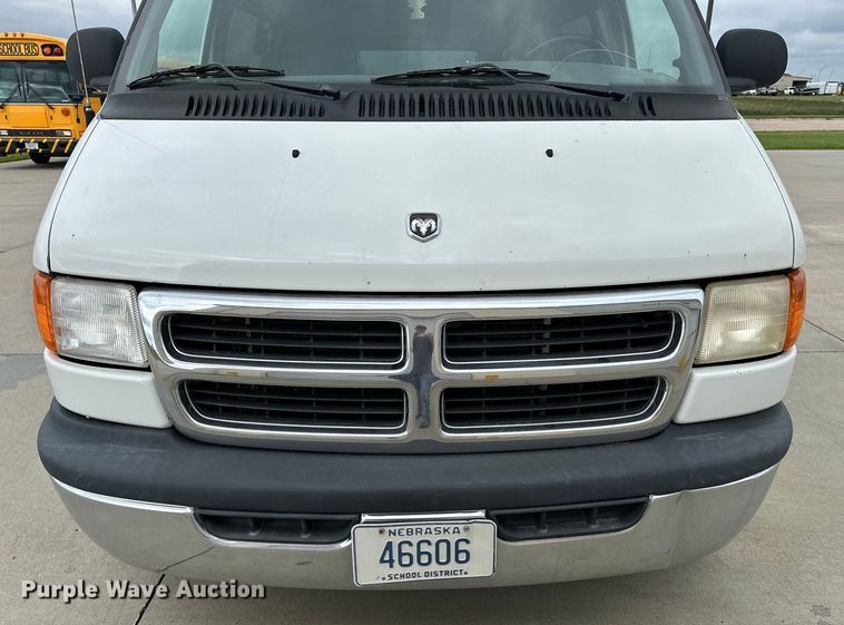 image for item DP8844 2000 Dodge Ram Wagon van