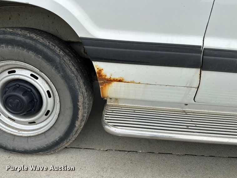 image for item DP8844 2000 Dodge Ram Wagon van