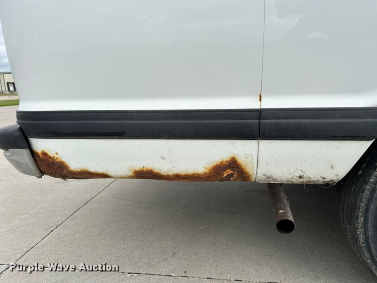 image for item DP8844 2000 Dodge Ram Wagon van