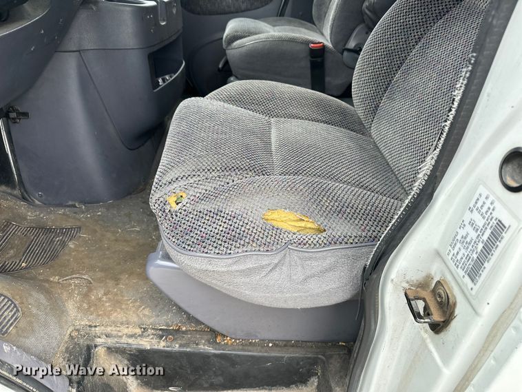 image for item DP8844 2000 Dodge Ram Wagon van
