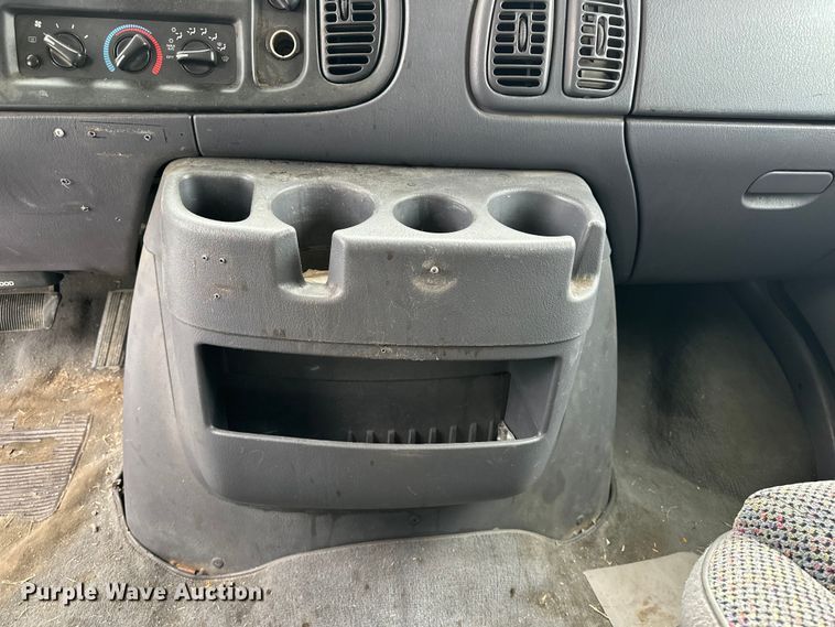 image for item DP8844 2000 Dodge Ram Wagon van