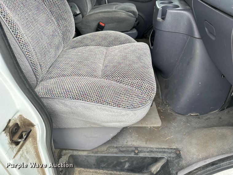 image for item DP8844 2000 Dodge Ram Wagon van