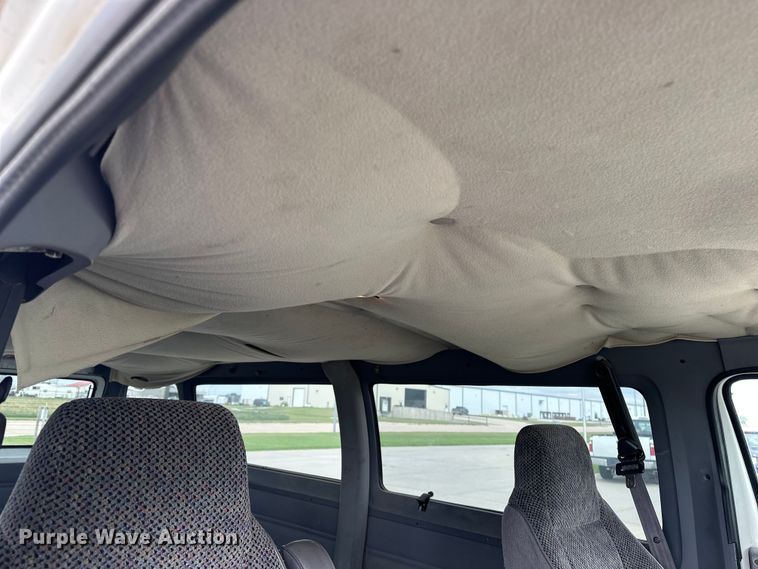image for item DP8844 2000 Dodge Ram Wagon van