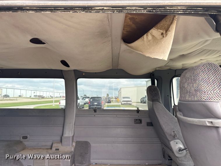 image for item DP8844 2000 Dodge Ram Wagon van