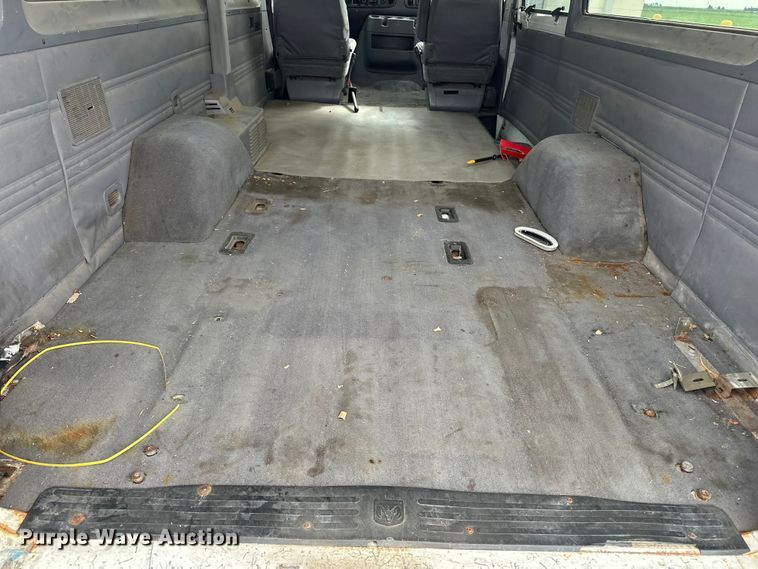 image for item DP8844 2000 Dodge Ram Wagon van