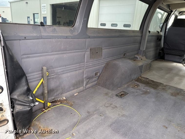 image for item DP8844 2000 Dodge Ram Wagon van