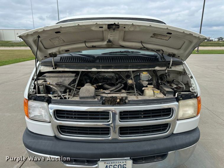 image for item DP8844 2000 Dodge Ram Wagon van