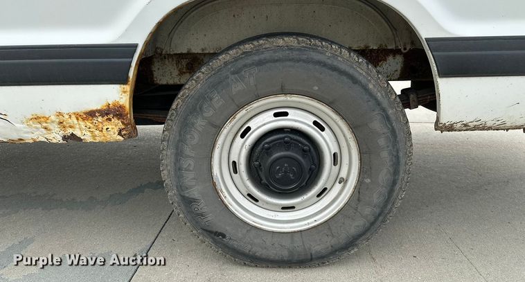 image for item DP8844 2000 Dodge Ram Wagon van