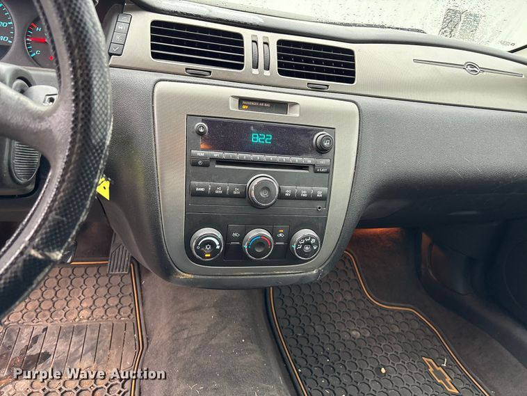 image for item DT3417 2014 Chevrolet Impala Limited Police Cruiser 