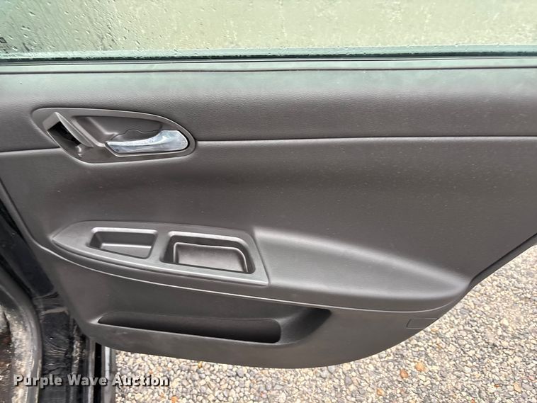 image for item DT3417 2014 Chevrolet Impala Limited Police Cruiser 