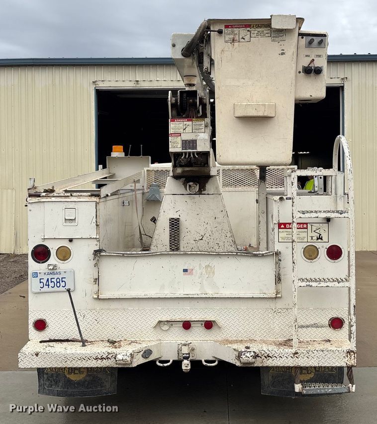 image for item DT3420 1995 Ford F450 Super Duty bucket truck