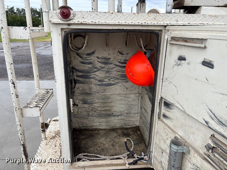 image for item DT3420 1995 Ford F450 Super Duty bucket truck