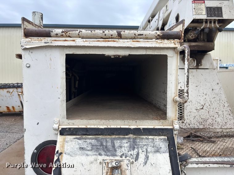 image for item DT3420 1995 Ford F450 Super Duty bucket truck