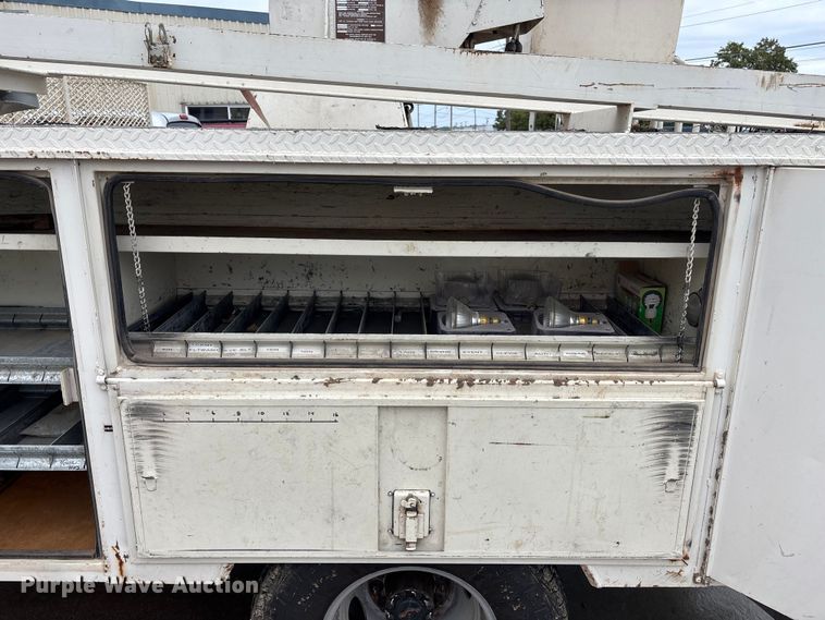 image for item DT3420 1995 Ford F450 Super Duty bucket truck