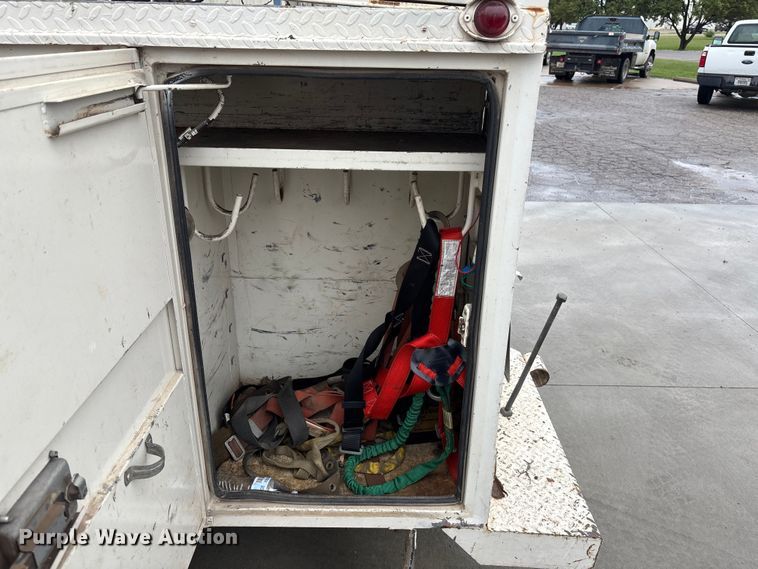 image for item DT3420 1995 Ford F450 Super Duty bucket truck