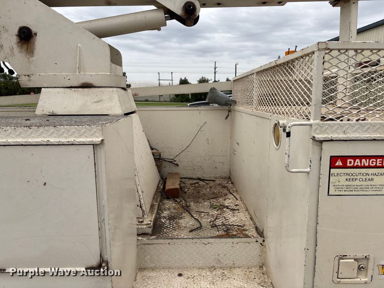 image for item DT3420 1995 Ford F450 Super Duty bucket truck