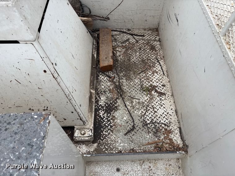 image for item DT3420 1995 Ford F450 Super Duty bucket truck