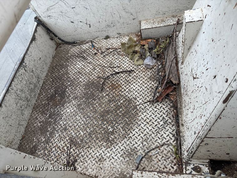 image for item DT3420 1995 Ford F450 Super Duty bucket truck