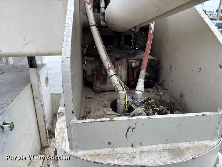 image for item DT3420 1995 Ford F450 Super Duty bucket truck