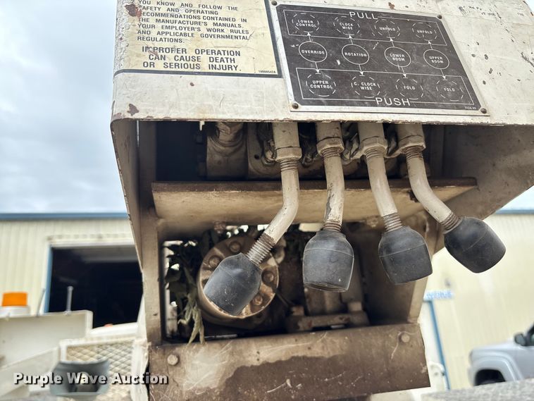 image for item DT3420 1995 Ford F450 Super Duty bucket truck