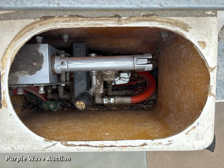 image for item DT3420 1995 Ford F450 Super Duty bucket truck